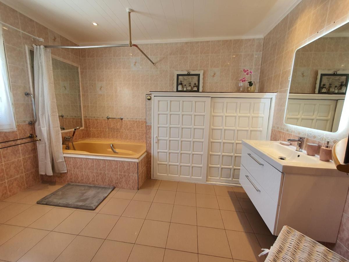 La Villa Rosaya - Piscine & Jacuzzi Сен-Пиер Екстериор снимка
